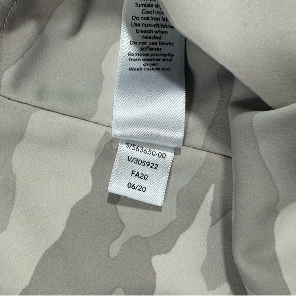 Athleta Elation 7/8 Tight Legging Grey Tan Camouflage - Picture 4 of 8